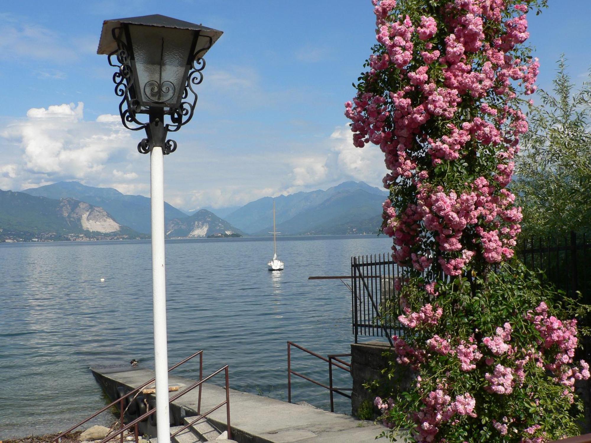Albergo Riva Reno Di Leggiuno Exteriér fotografie