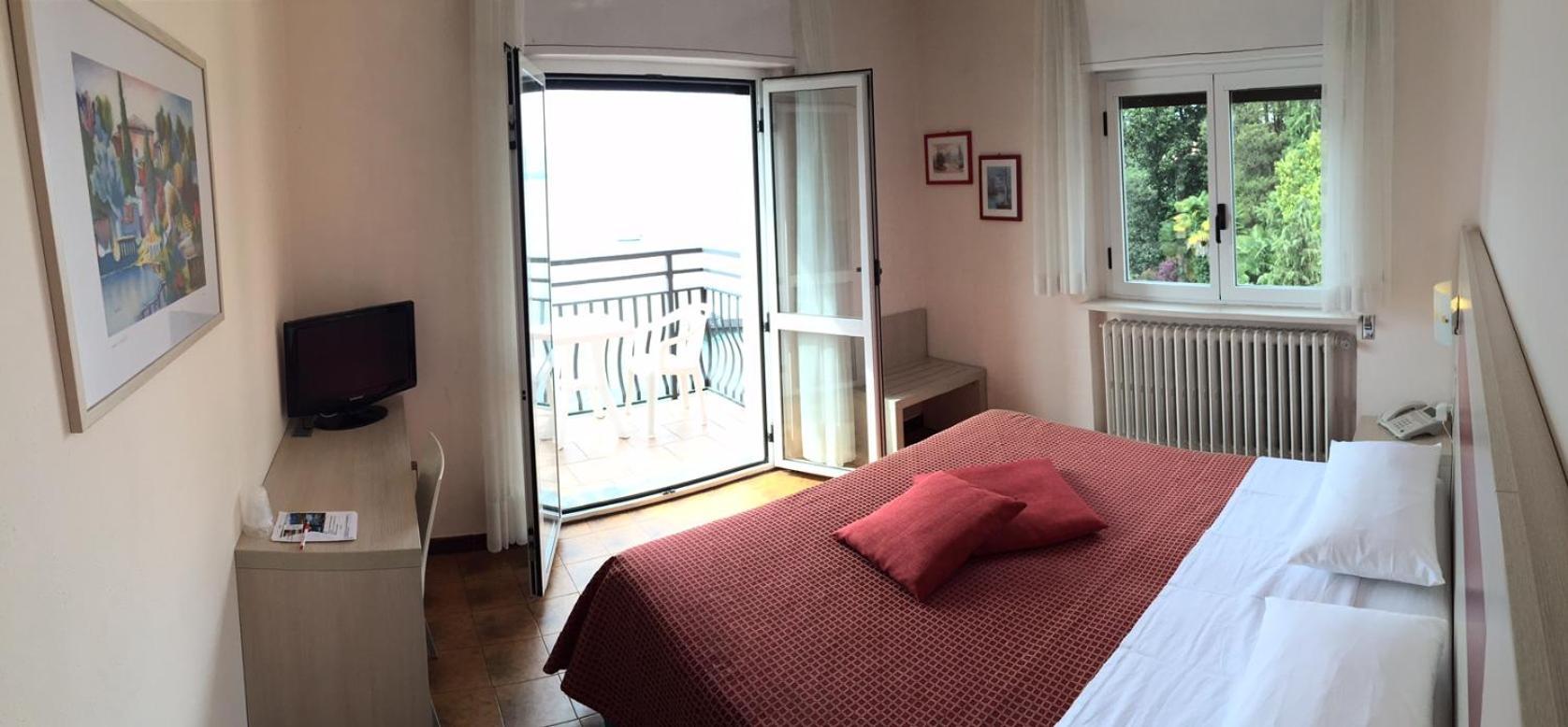 Albergo Riva Reno Di Leggiuno Pokoj fotografie