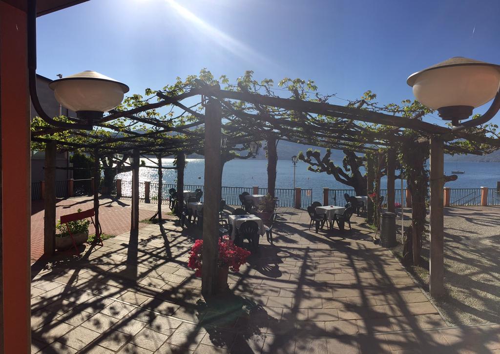 Albergo Riva Reno Di Leggiuno Exteriér fotografie